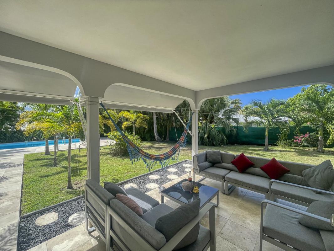 8. Location villa piscine Saint François Guadeloupe_Terrasse